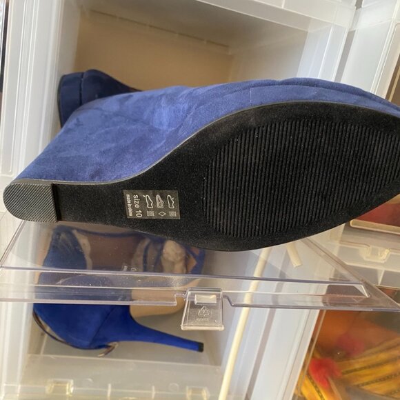 Michael Antonio Closed-Toe Platform Pumps - Picture 5 of 5